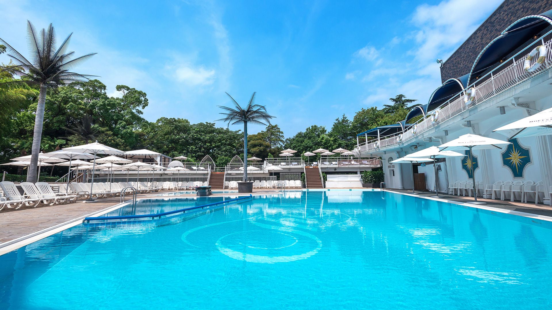 22 プール ナイトプールはホテルニューオータニ 東京 で The New Otani Pools Tokyo